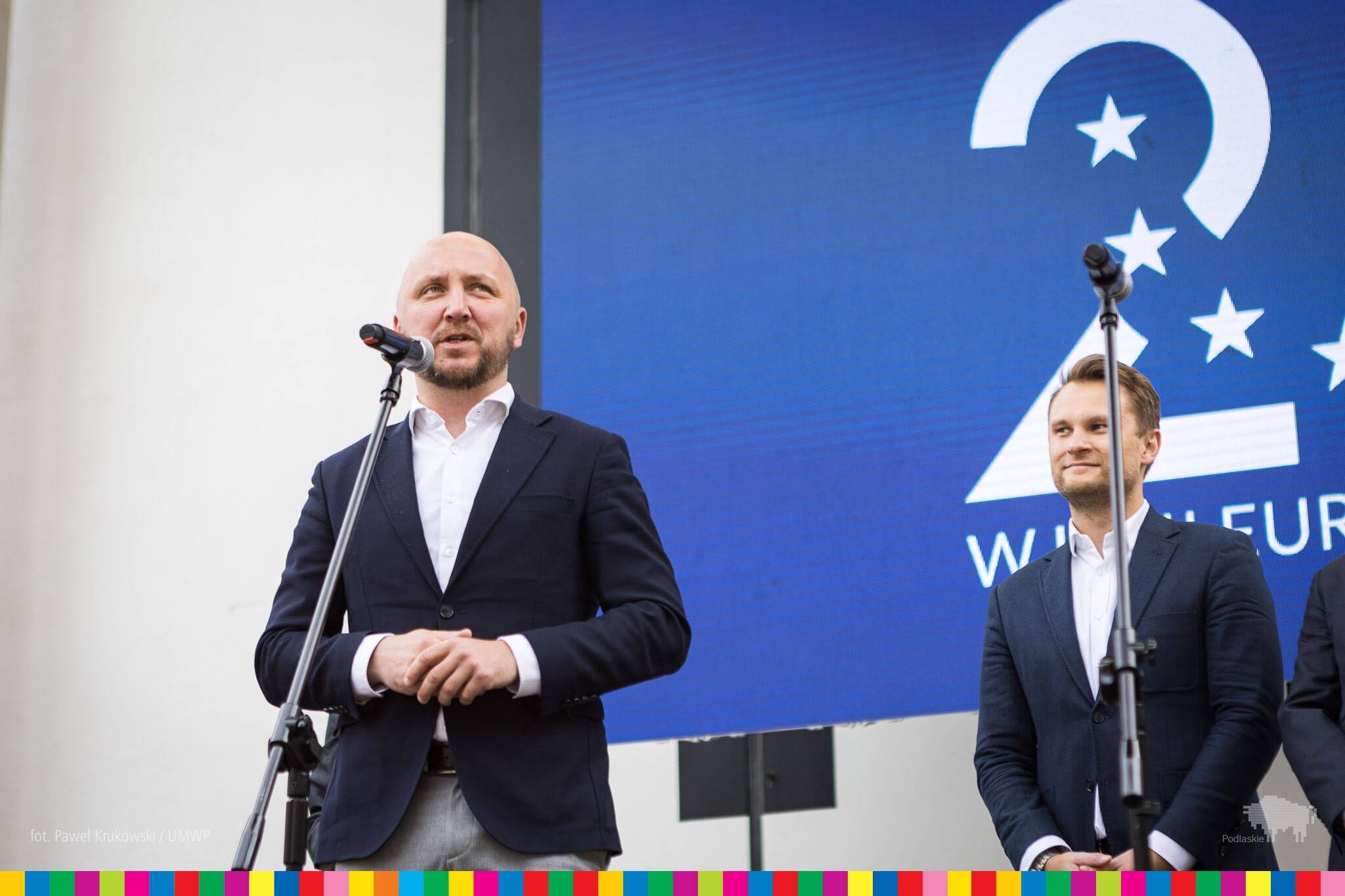 Marszałek Łukasz Prokorym przemawia w amfiteatrze